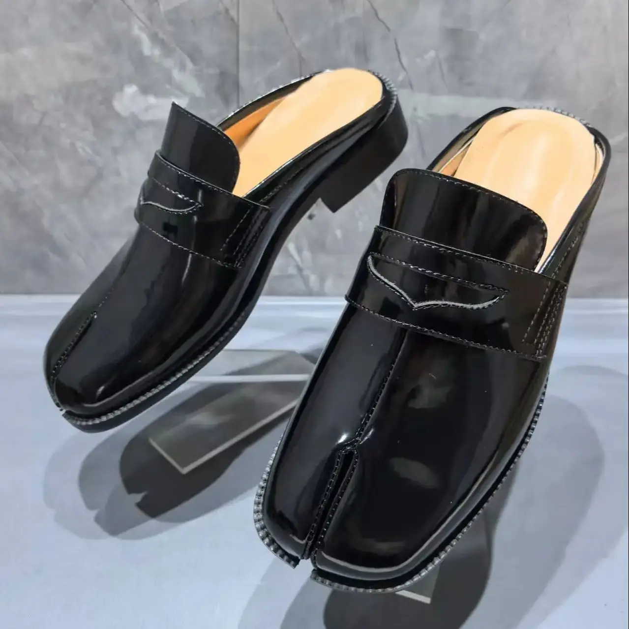 Shoes Heels Men - Bölünmüş Parmaklı Tabi Erkek Terlikleri Dikişli